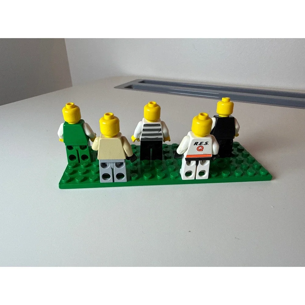 LEGO Minifigure Lot Unisex OS Mixed Vintage Style City Town Figures 5pc Multi